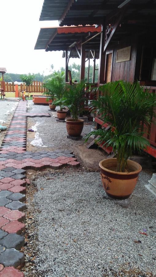 Chalet Kb Wakaf Kayu Kota Bharu Exterior foto