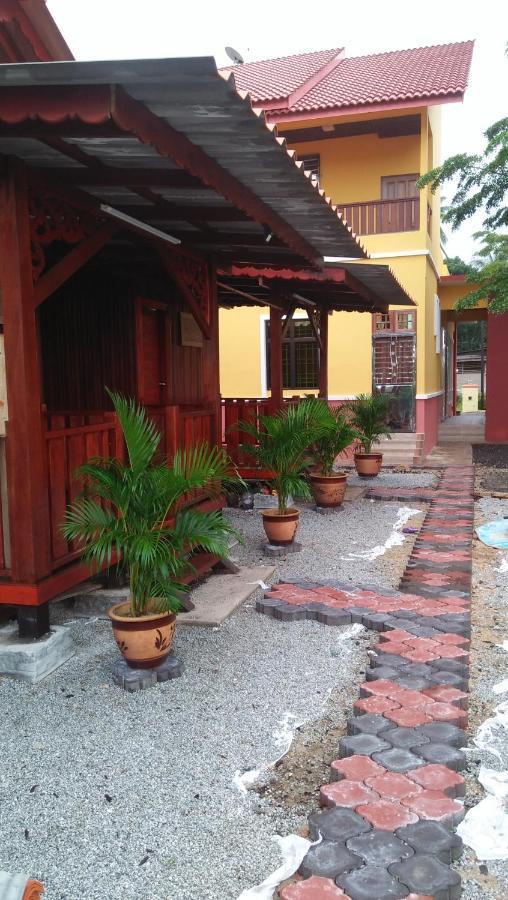 Chalet Kb Wakaf Kayu Kota Bharu Exterior foto